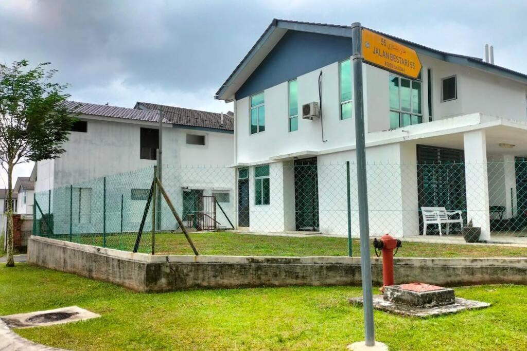 Iris 55 Corner Lot House Spacious Outdoor With Wi-Fi جوهر بهرو المظهر الخارجي الصورة